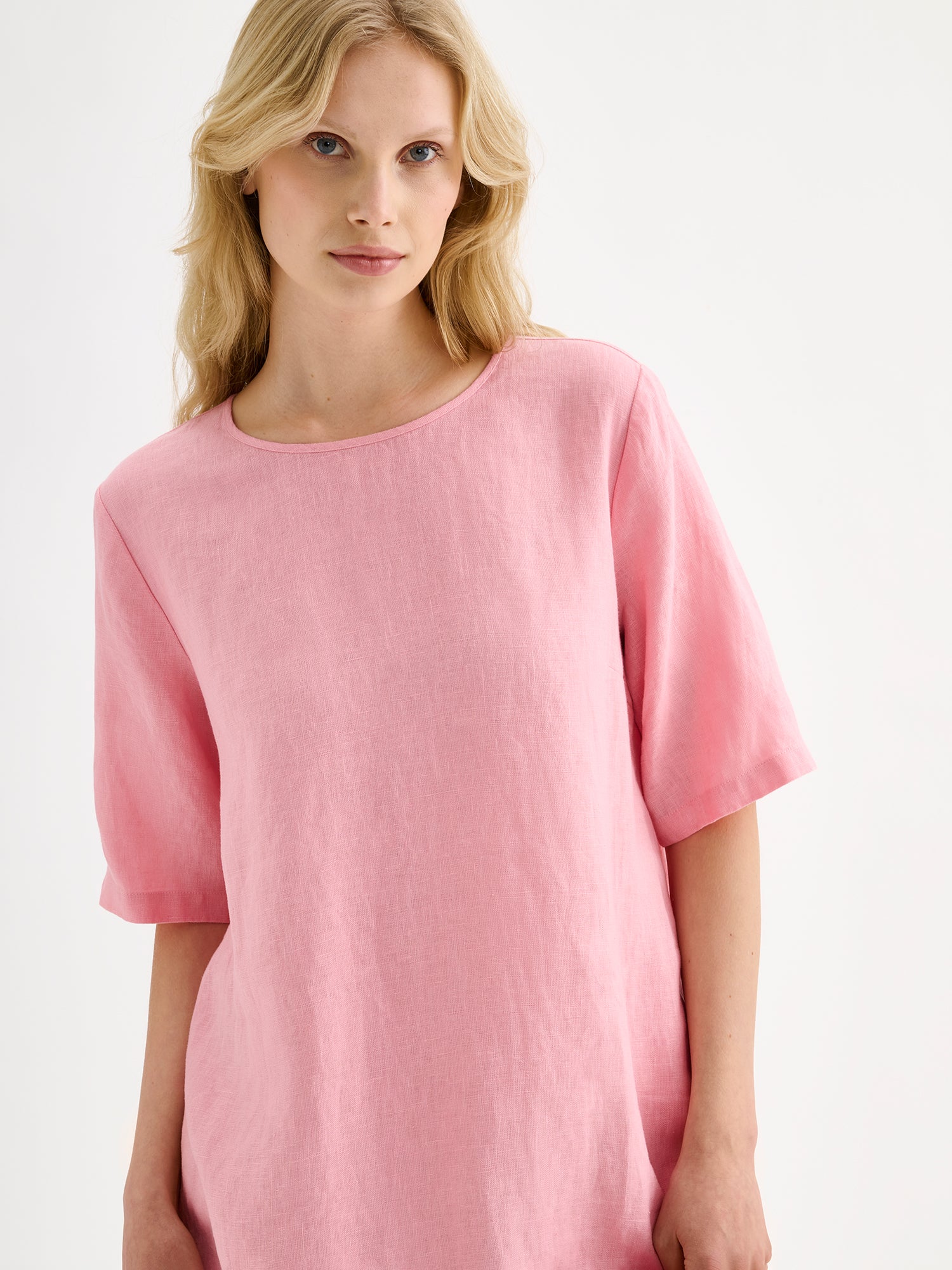 LIISU Short Linen Dress with a Ruffle Hem - Light Pink