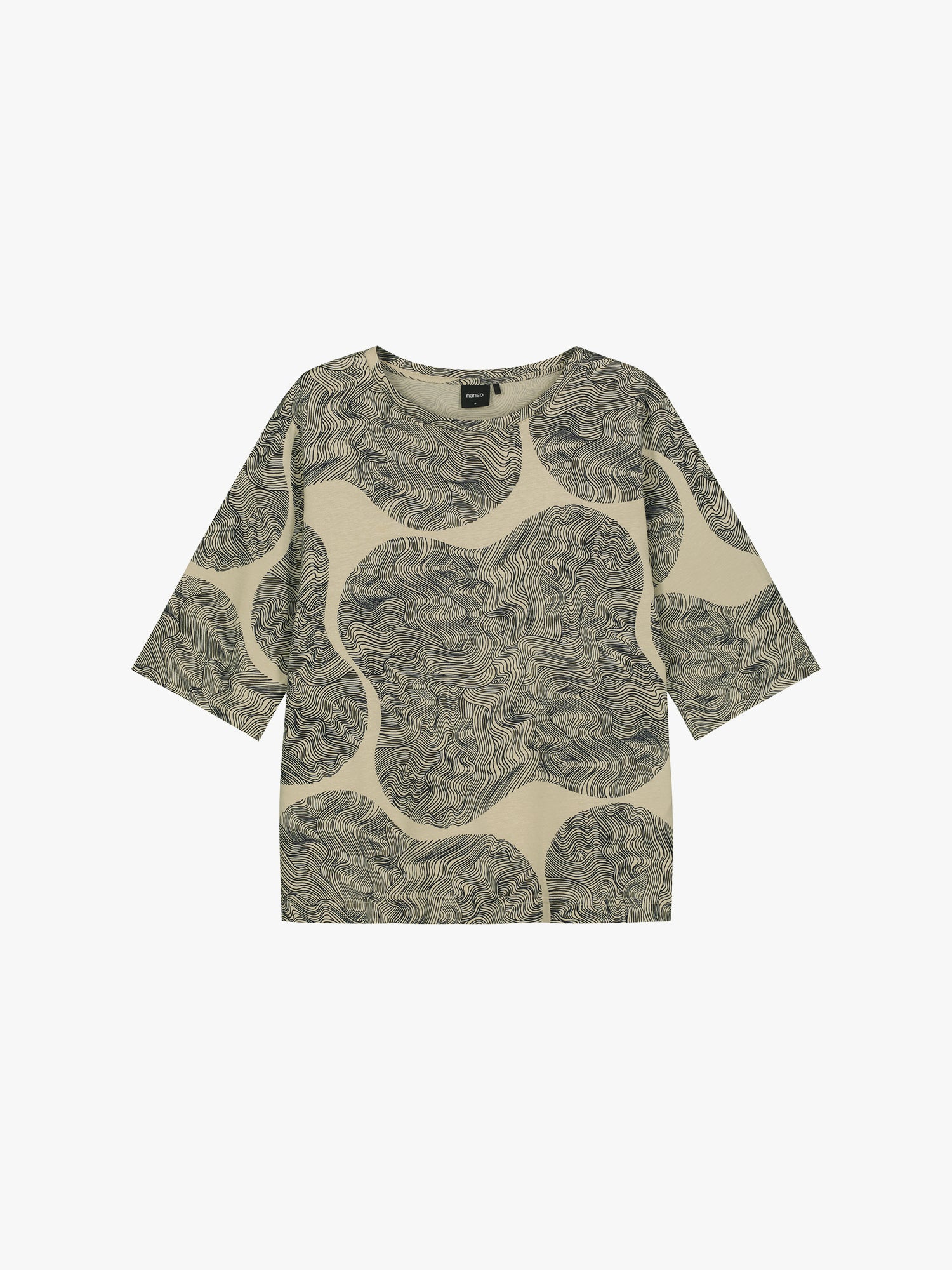The straight-cut Paasi T-shirt for women, featuring a harmonious all-over print, is perfect for relaxed moments at home, product picture.