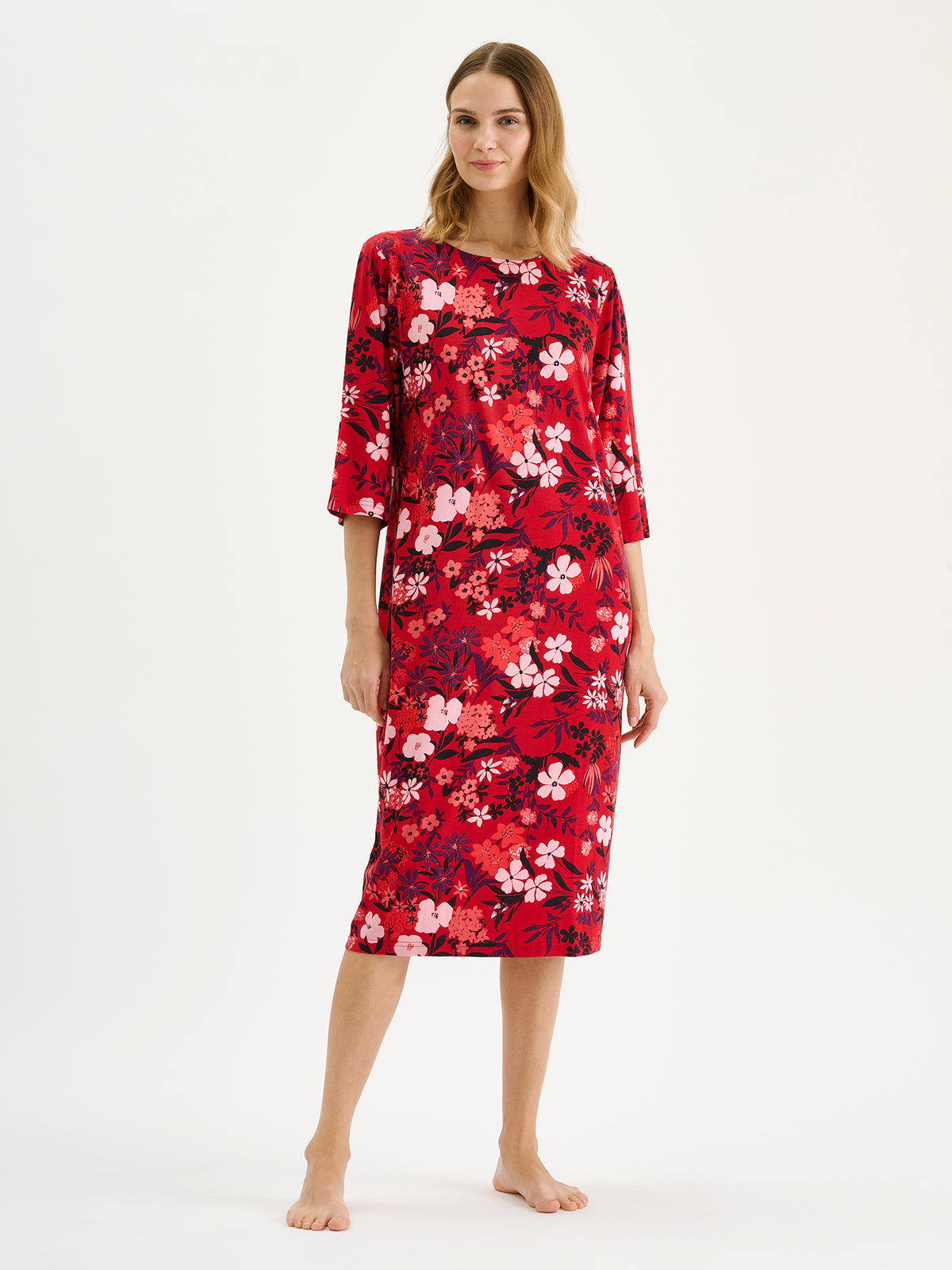 Nanso women's long Lotus nightgown combines a comfortably relaxed fit with a beautiful and striking red-toned floral print. 