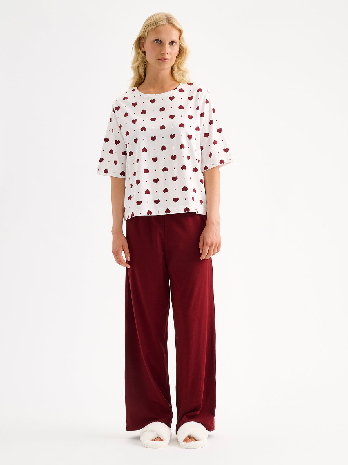 Nanso women's charming Onnellinen jersey pyjamas combine comfort with a cheerful heart print.