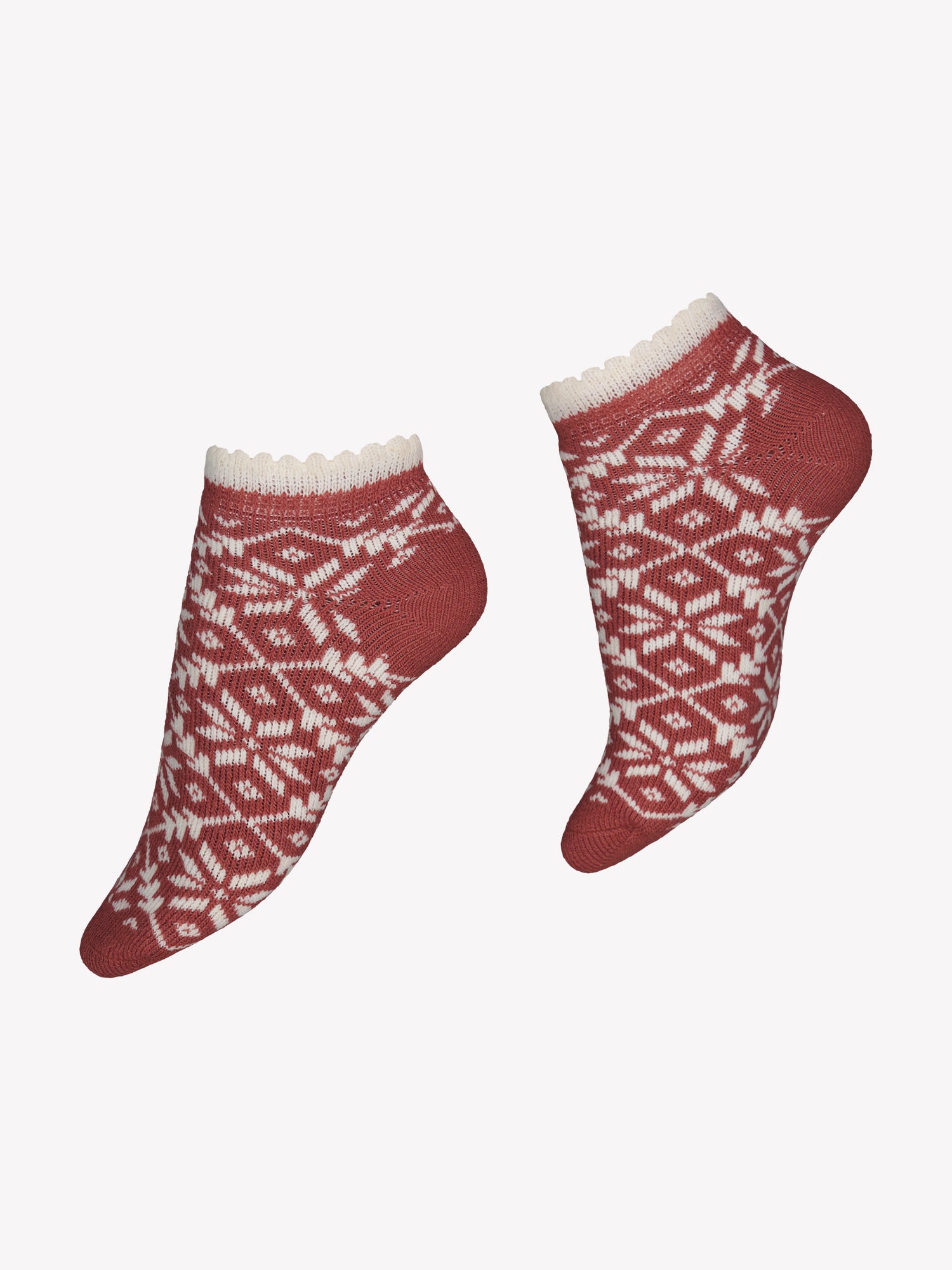 Vogue's russet red sneaker socks from wool blend in a product picture. The socks have a off-white fair isla pattern and a cute picot edge.