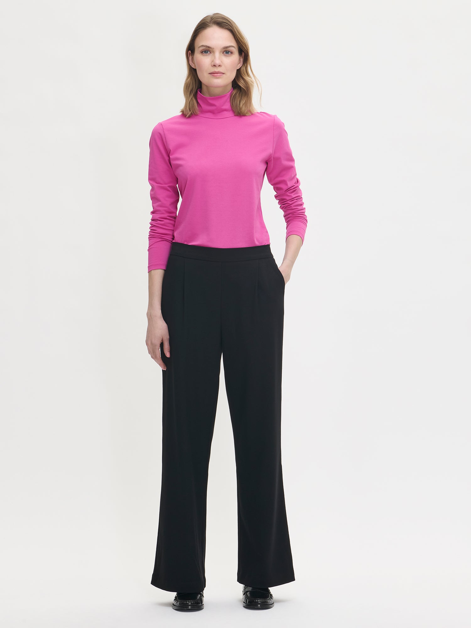 Women's Mari jersey turtleneck in pink from the front