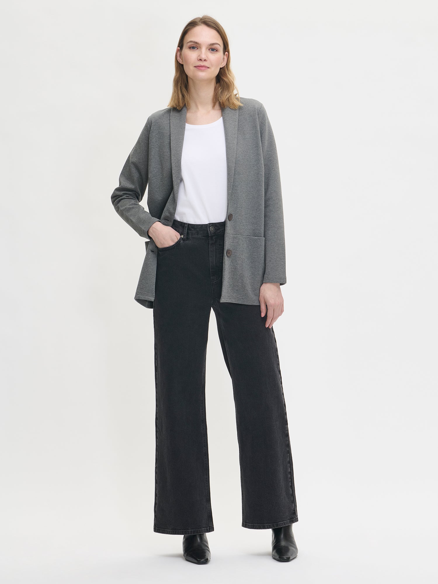 Nanso's classic women's Leija jacket in grey, front