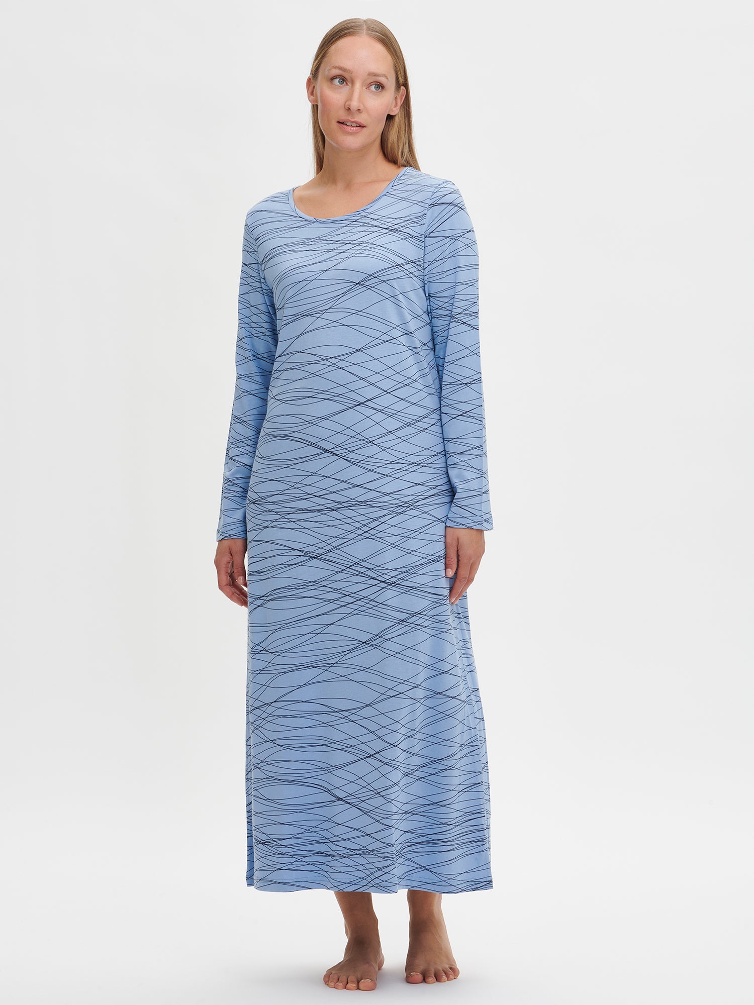 Nanso women's patterned light blue Lanka nightgown with long sleeves, worn by the model.