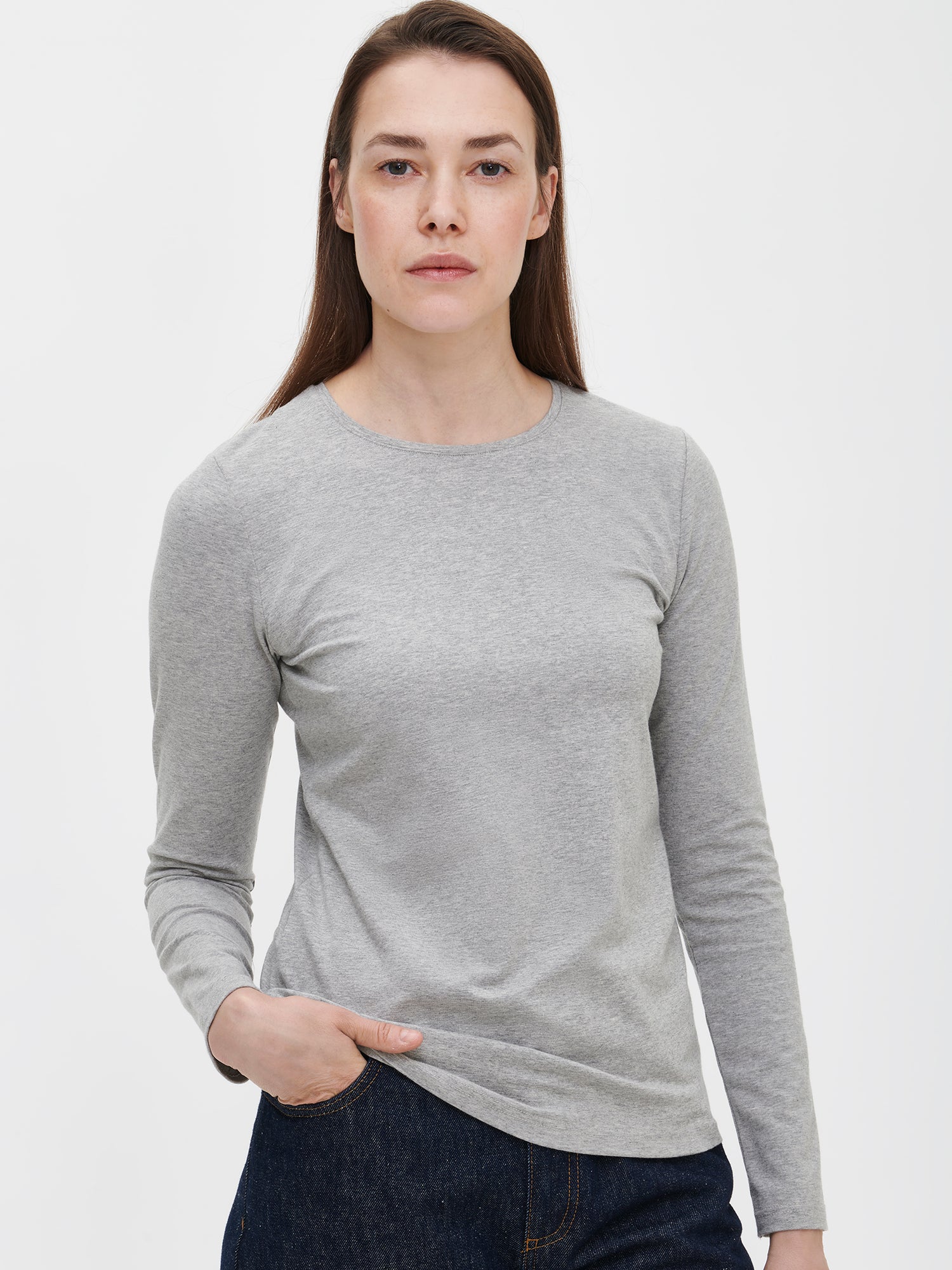 Nanso women's classic grey long-sleeved Basic shirt with a round neckline, close-up