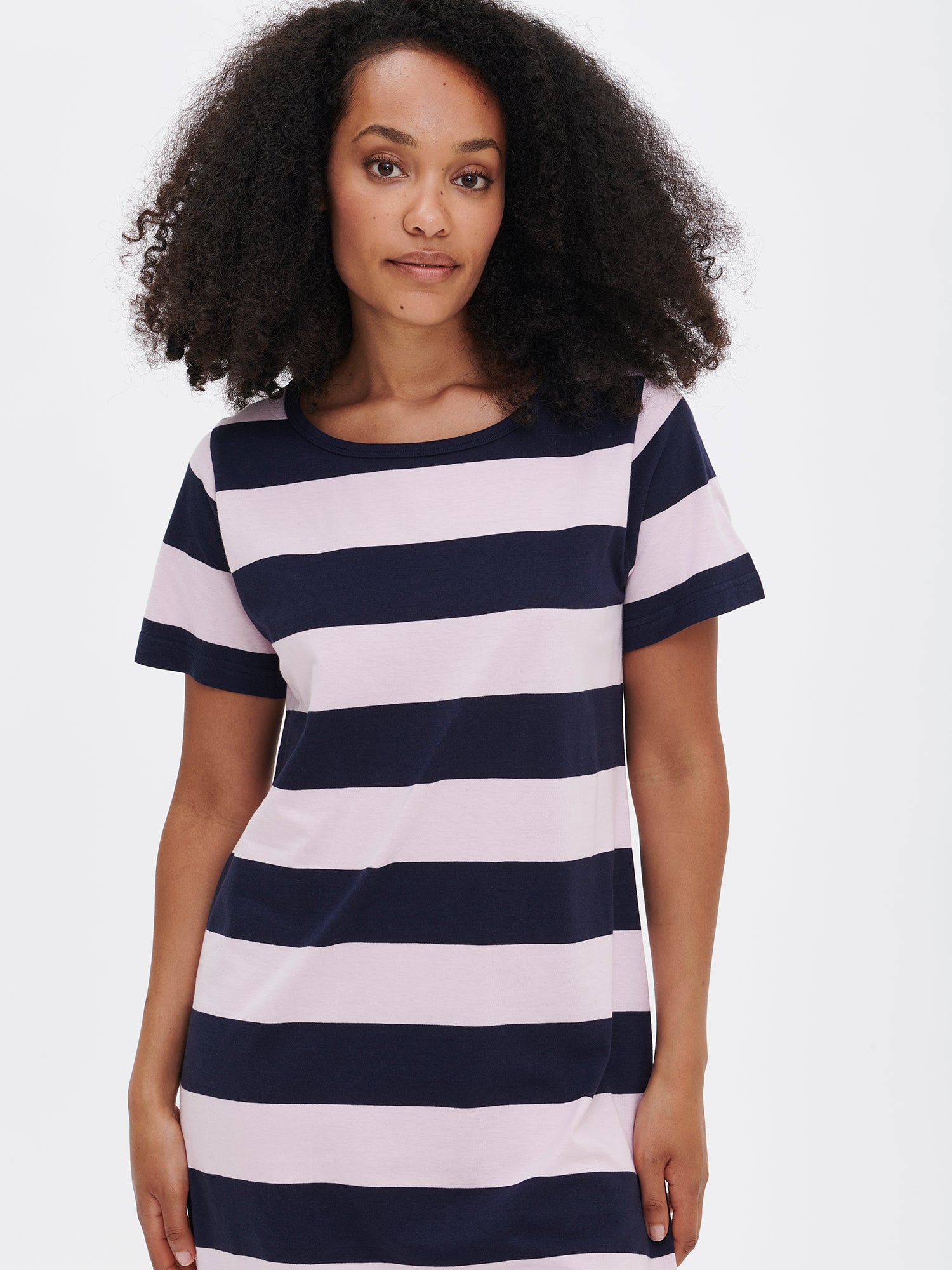 Nanso women's striped dark blue Palkki nightdress with short sleeves and an oval neckline, worn by the model in a close-up view.