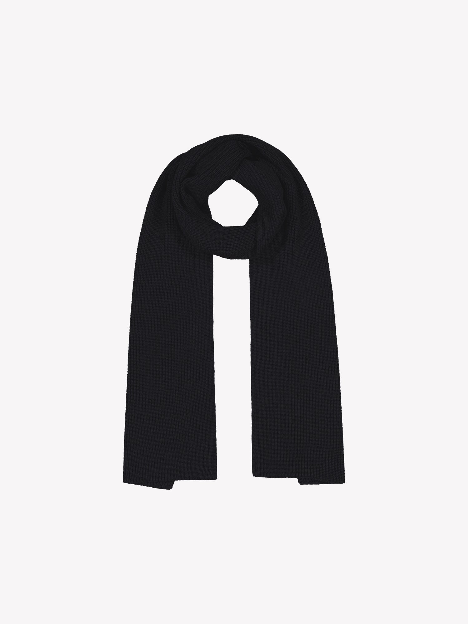 Women's Utu scarf in a beautiful black color