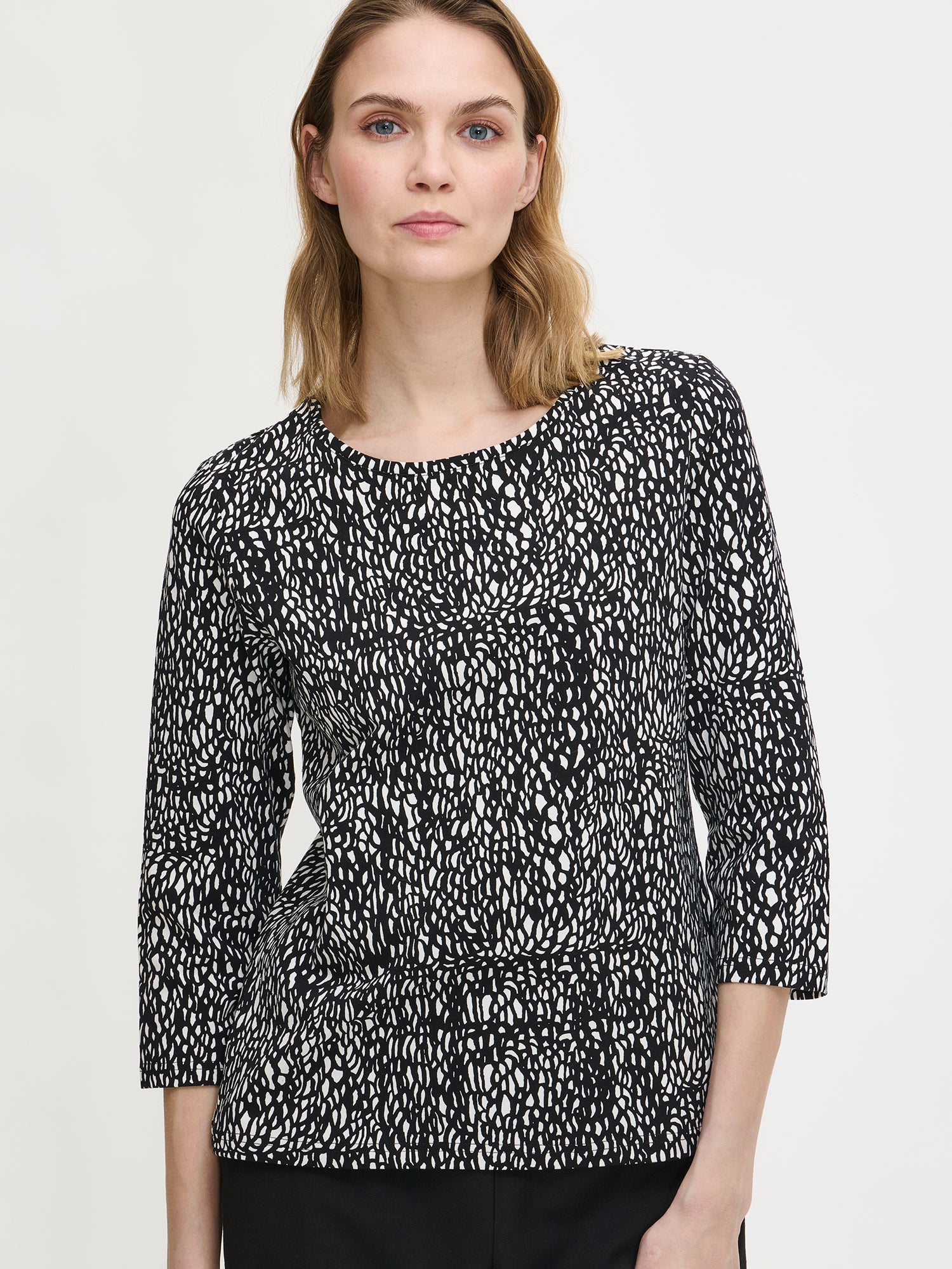 Nanso's women's patterned black-white Raku blouse,  on a model