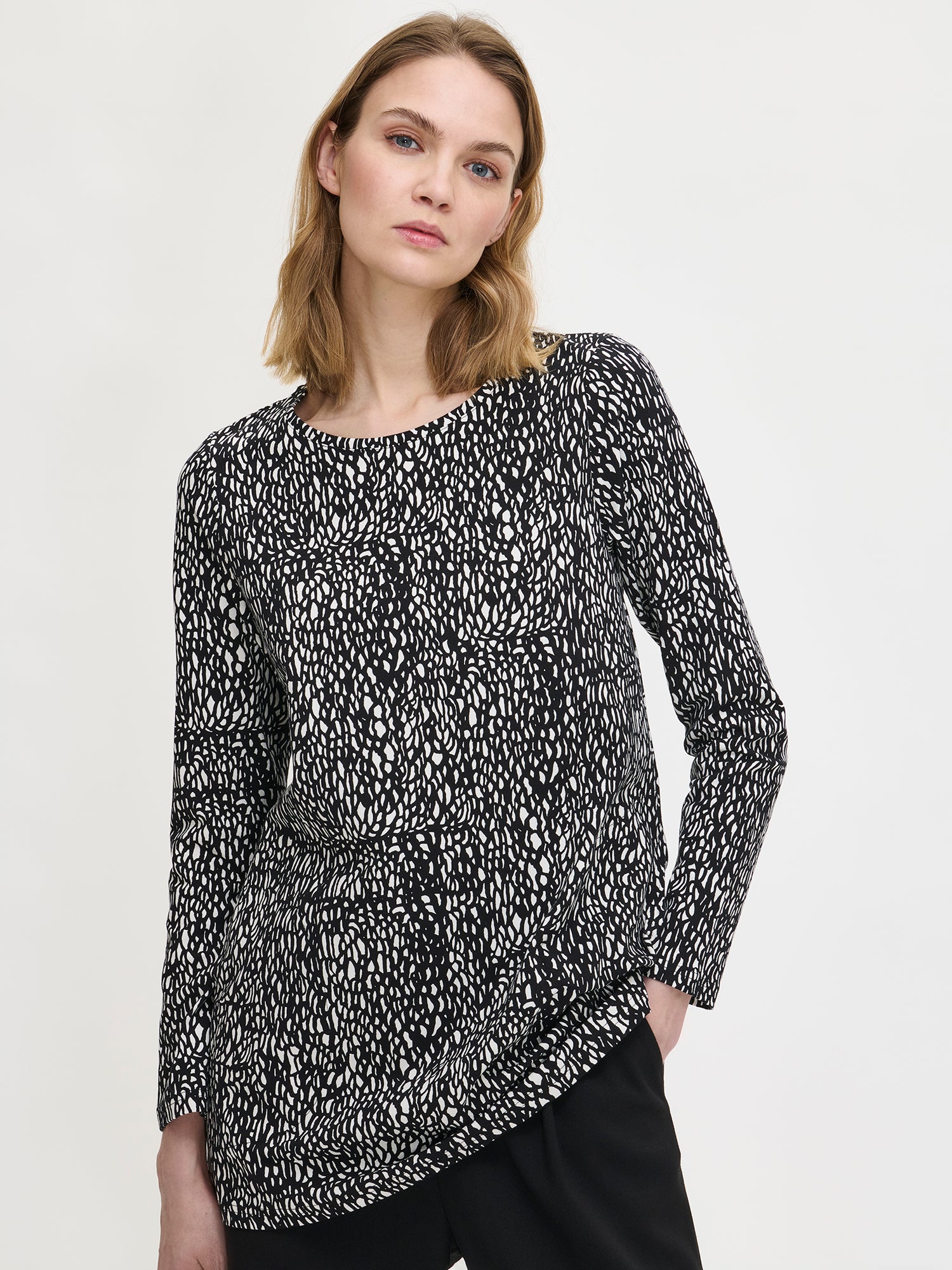 Nanso women’s patterned Raku tunic, on a model