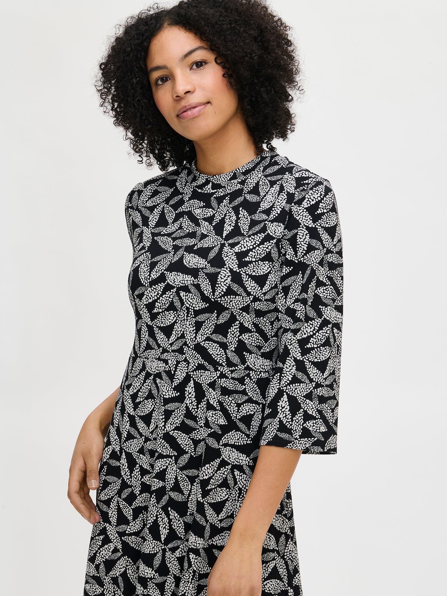 Nanso women's black-white Triine dress, size S