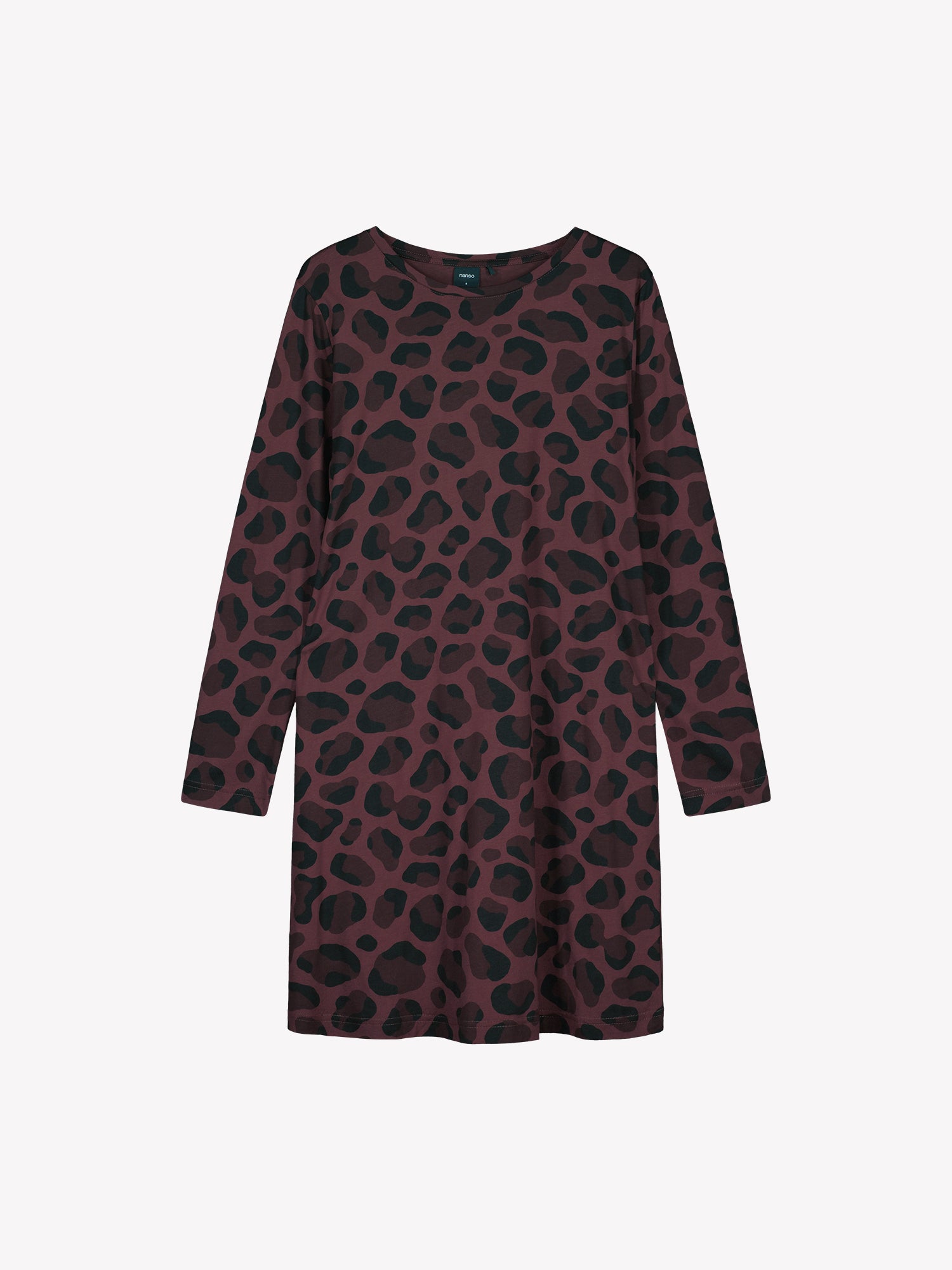 Nanso women’s brown patterned Pantteri nightgown, shown as product image from the front.