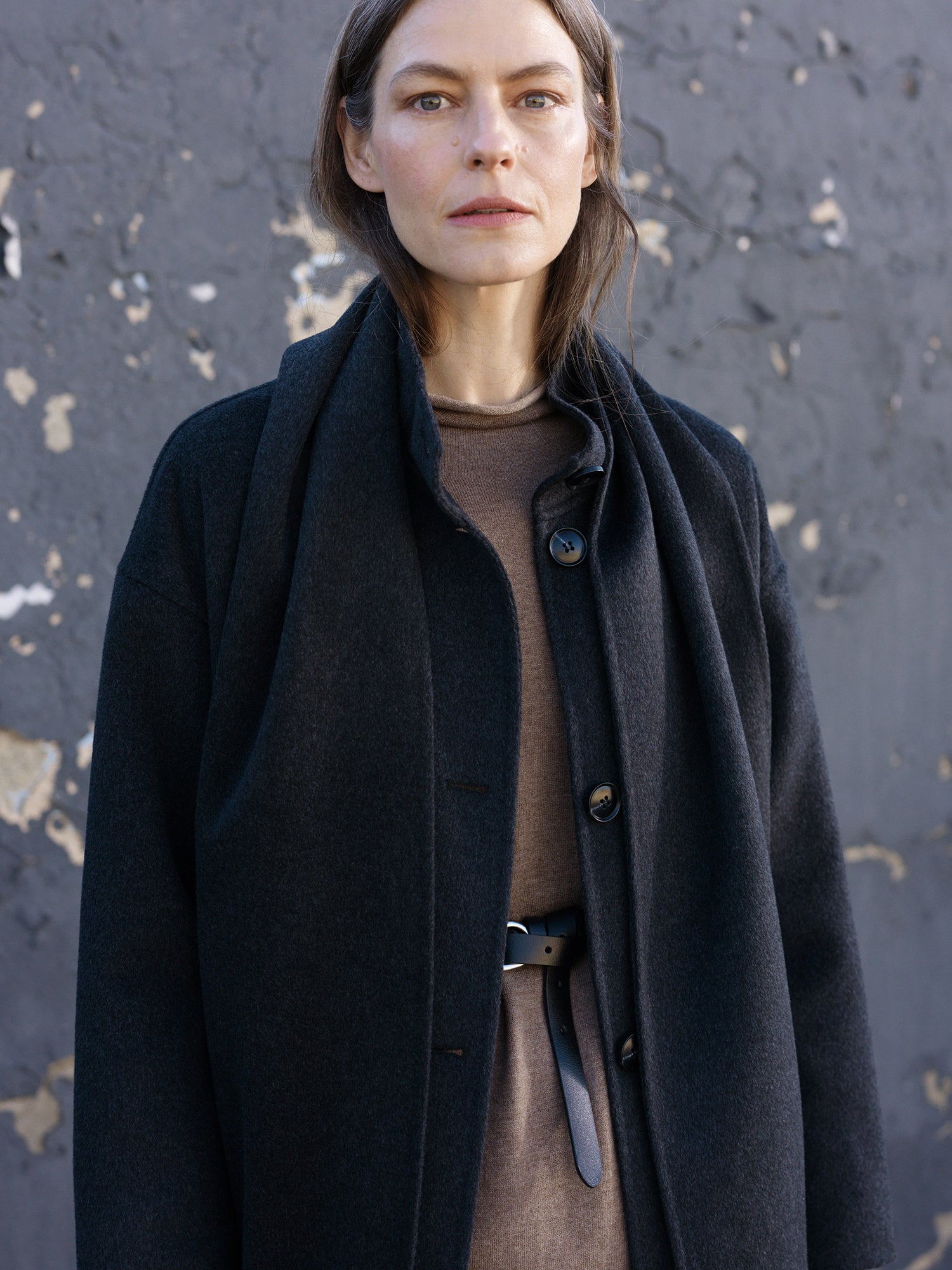 Nanso's charming dark grey Elli wool blend scarf for women, open.