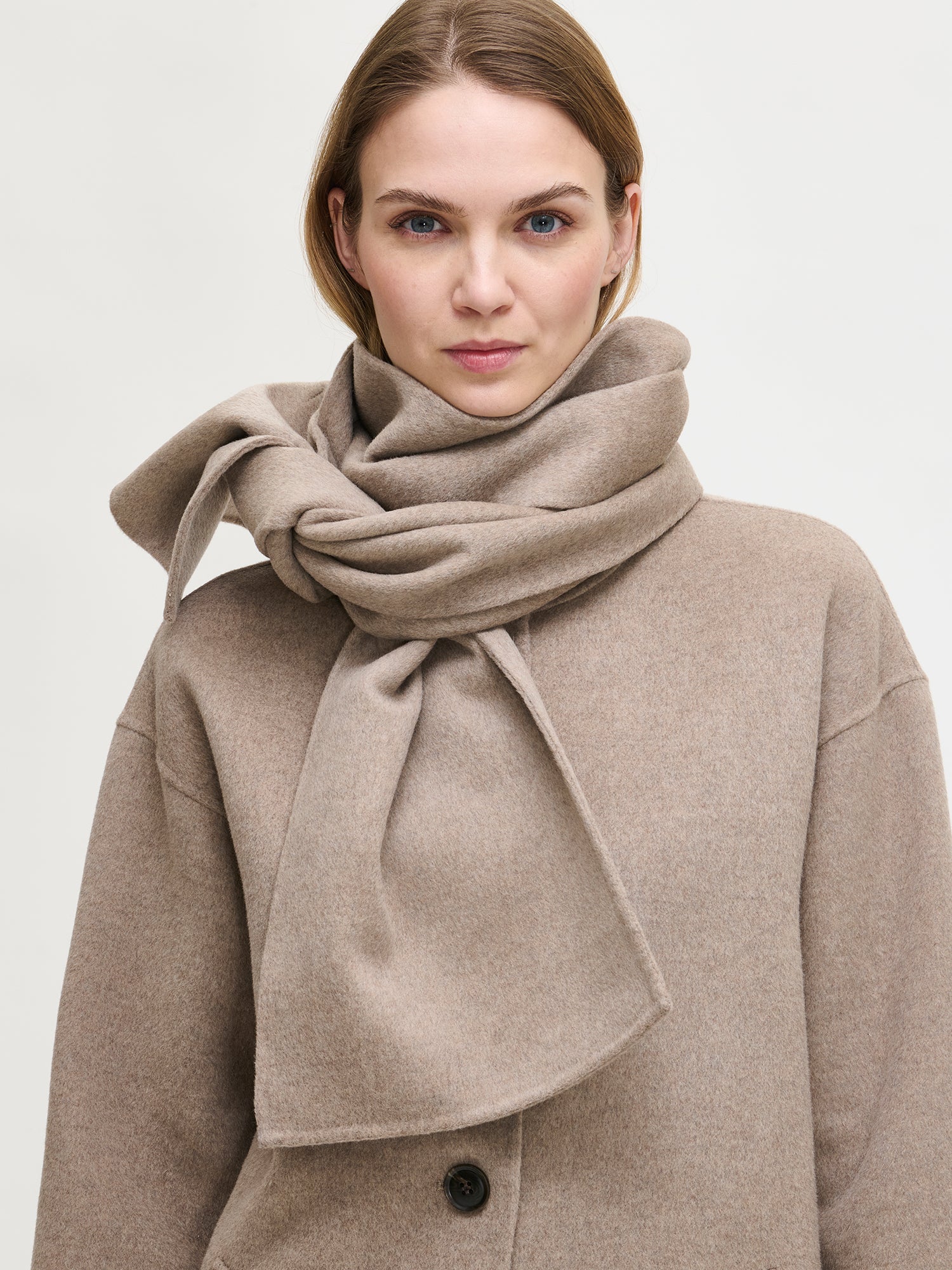 Nanso's charming beige Elli wool blend scarf for women, front