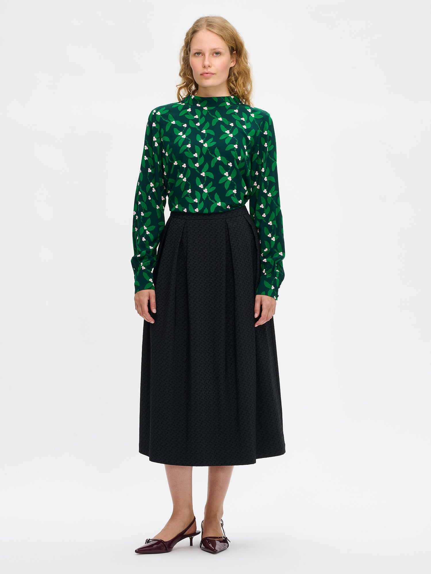 Nanso women’s Vieno blouse in soft viscose with green floral print, front