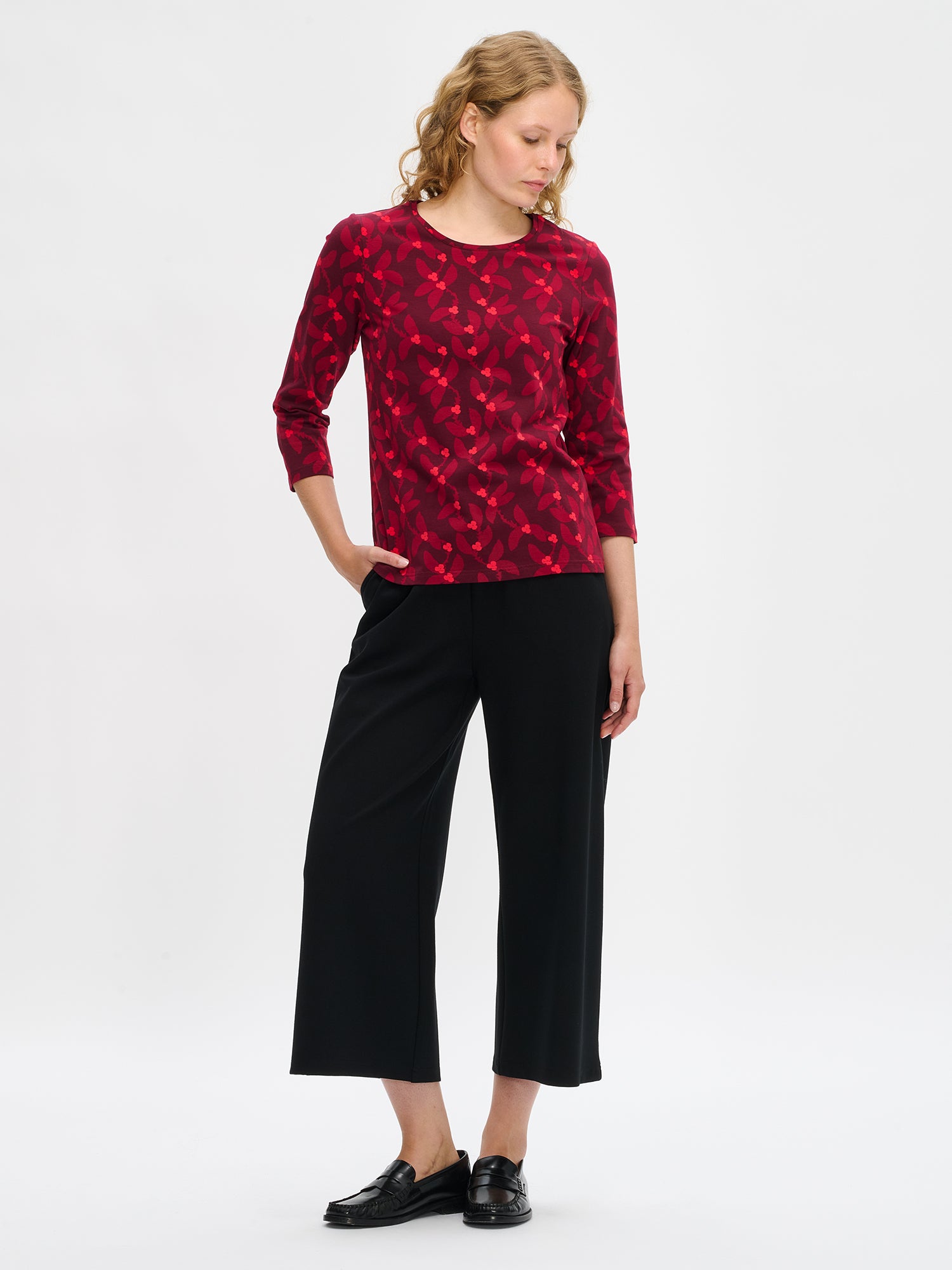 Nanso women’s Vieno blouse in red floral cotton jersey, front
