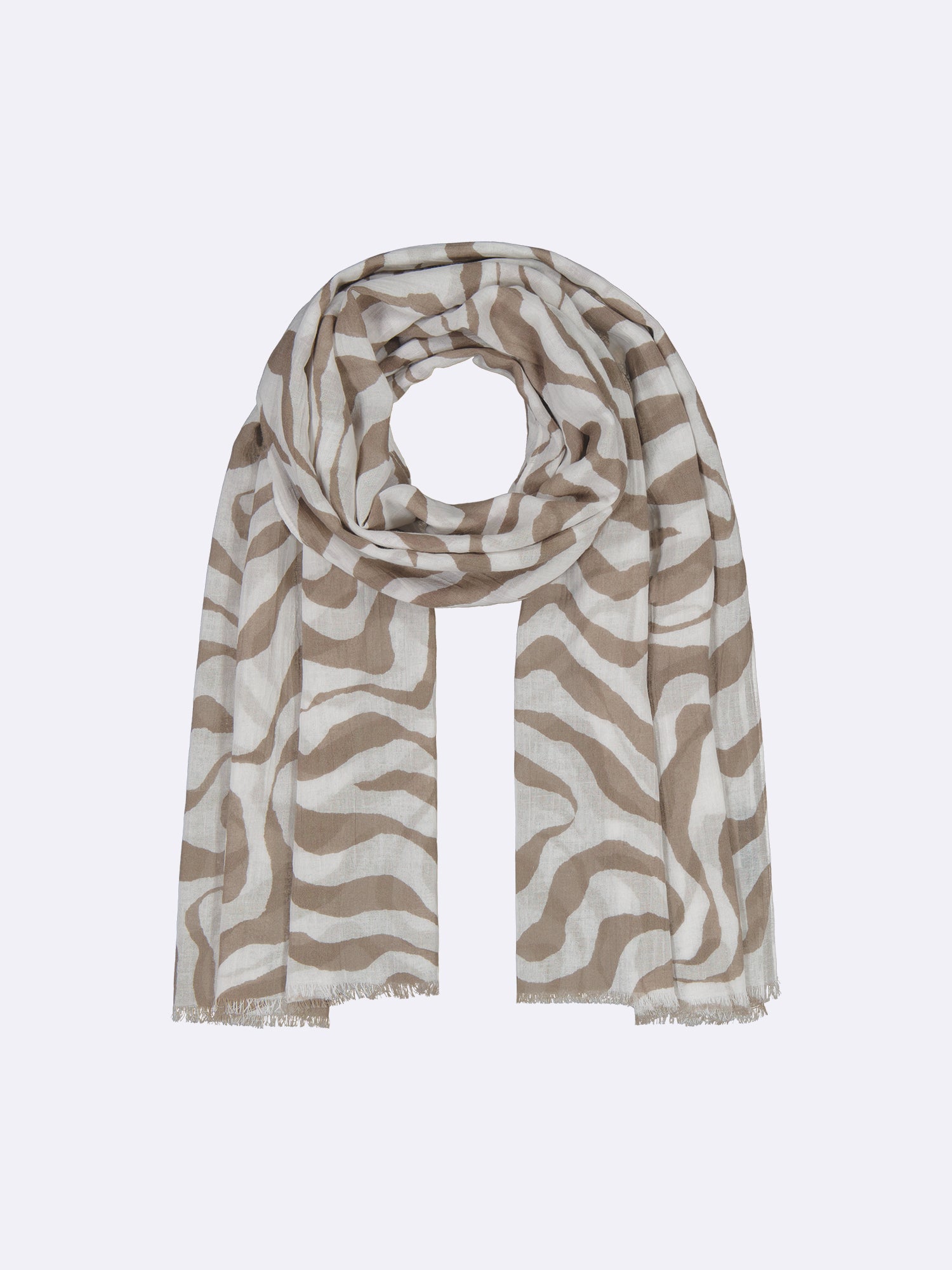 This Nanso's Savanna patterned scarf for ladies is made of thin and lightweight cotton-linen fabric. A must-have accessory to enhance your style. Displayed in product picture.