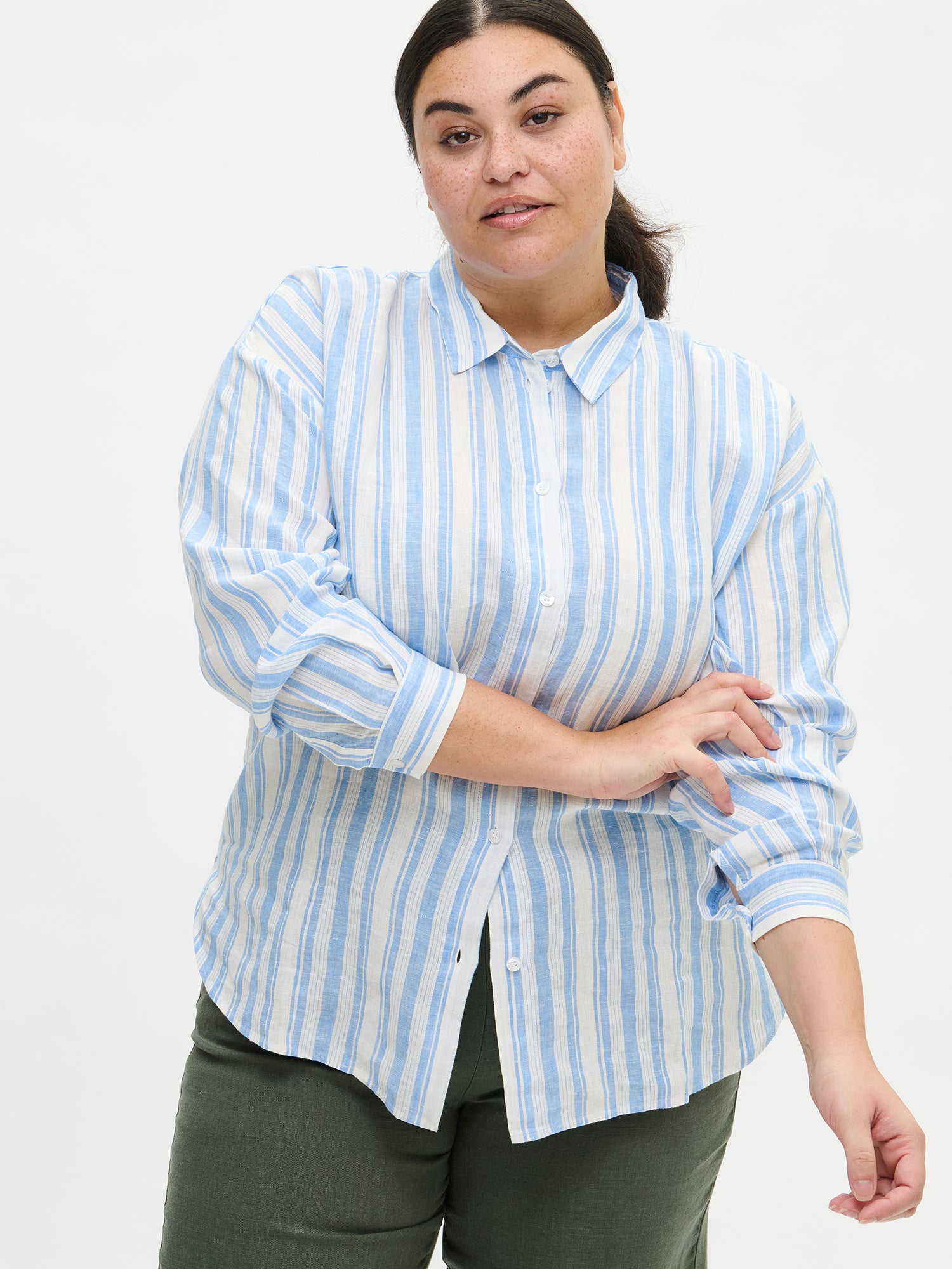 Nanso women's striped light blue Regatta linen shirt in size 46, front