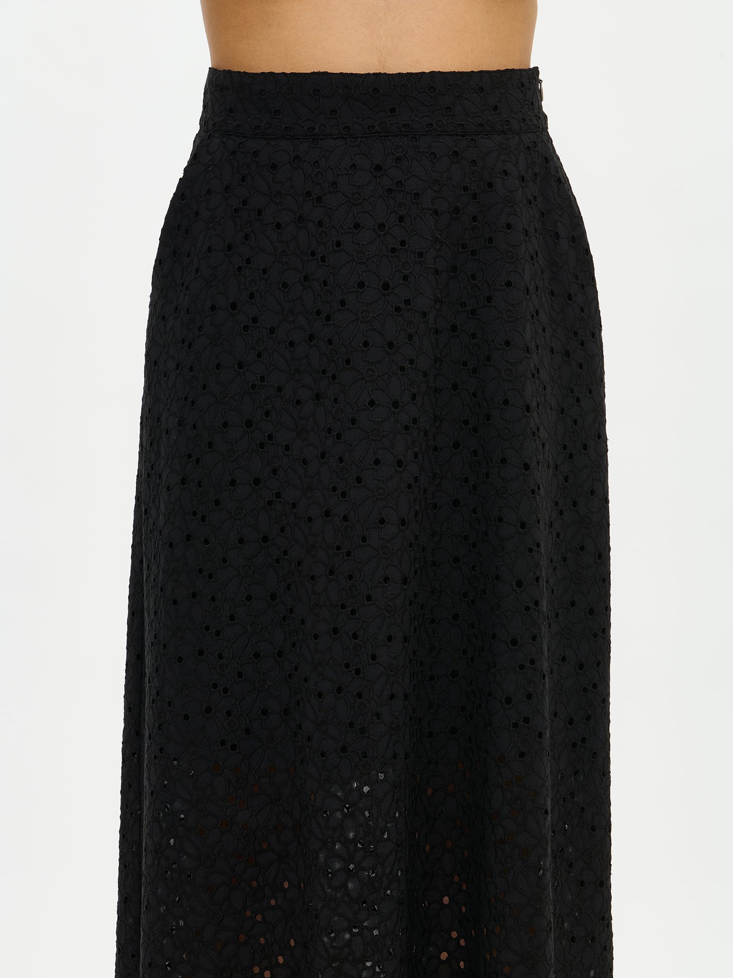 Nanso women's NUPPU Skirt in black. 