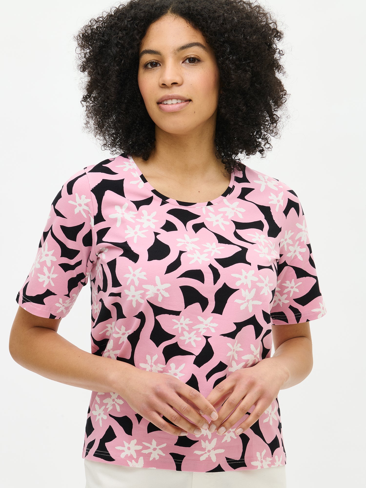 Nanso women's VERNA T-shirt in pink, close-up