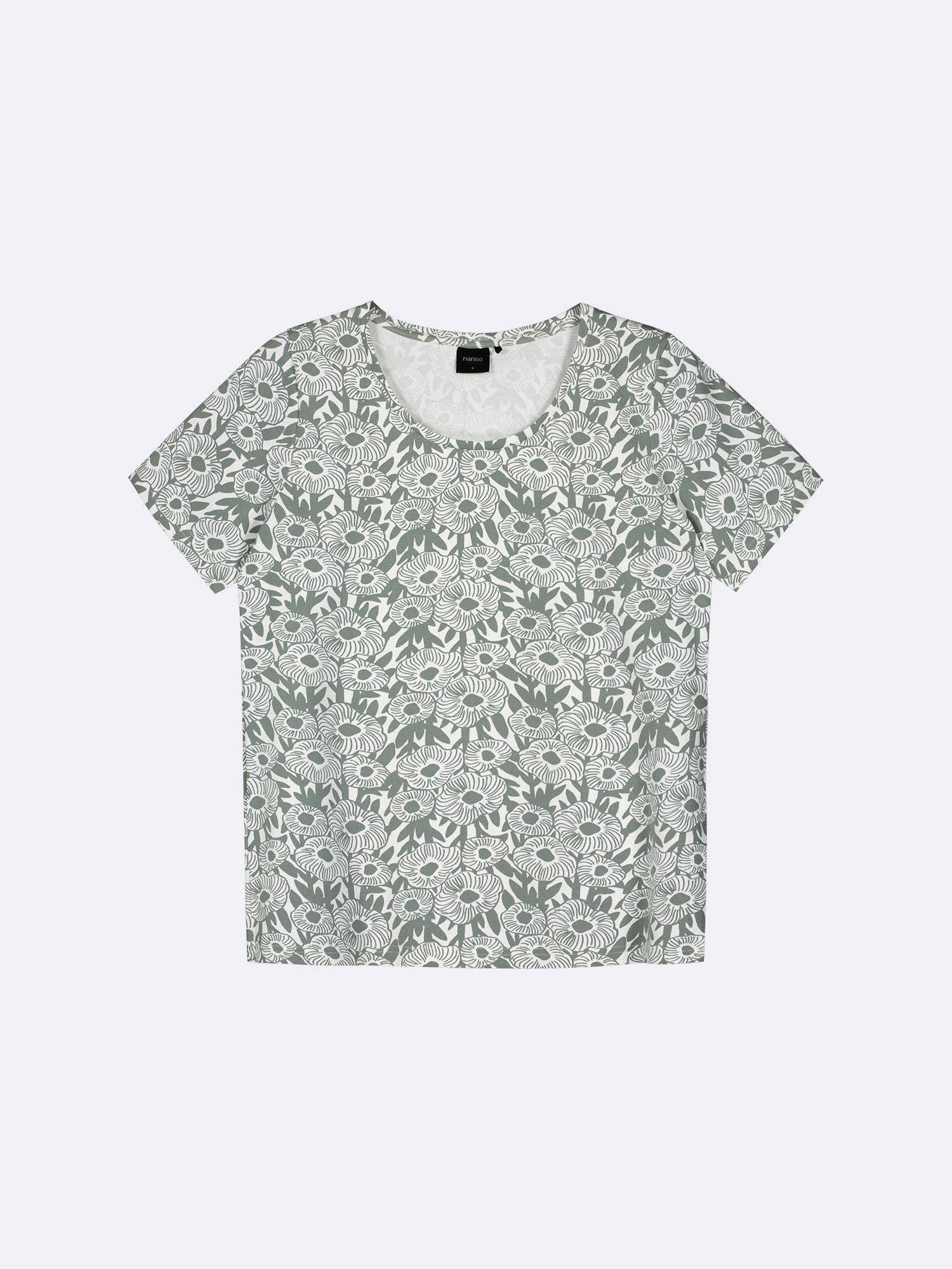 Women's patterned Samettikukat t-shirt in green. The fitted t-shirt has a wide round neckline and short sleeves. 