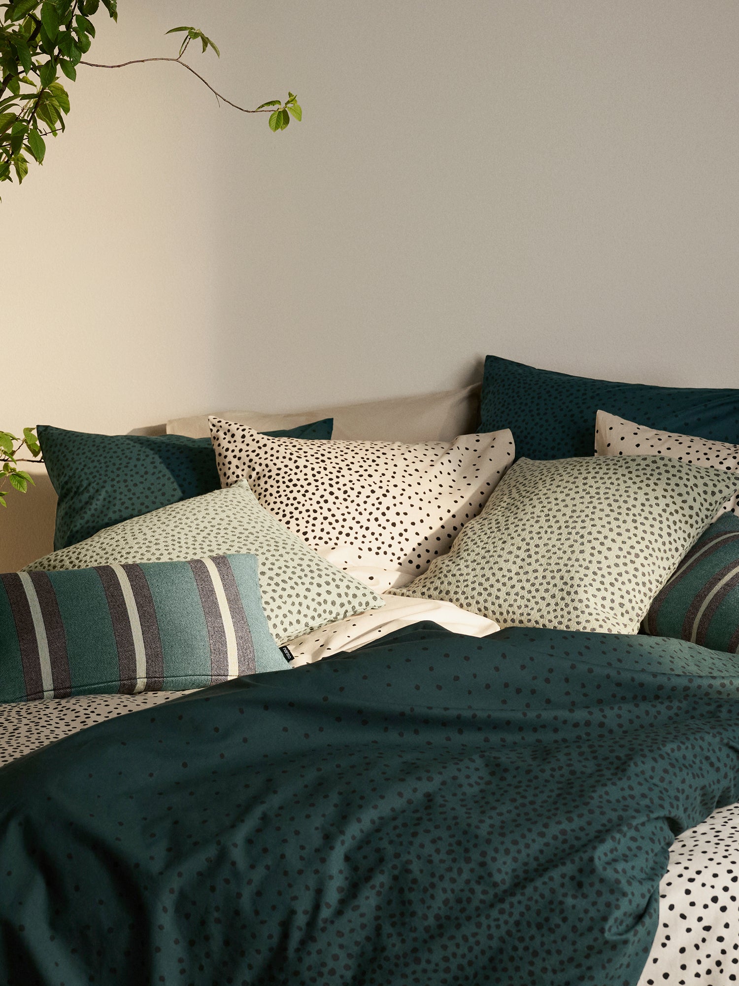 TÄPLÄ Duvet Cover Set - Dark Green