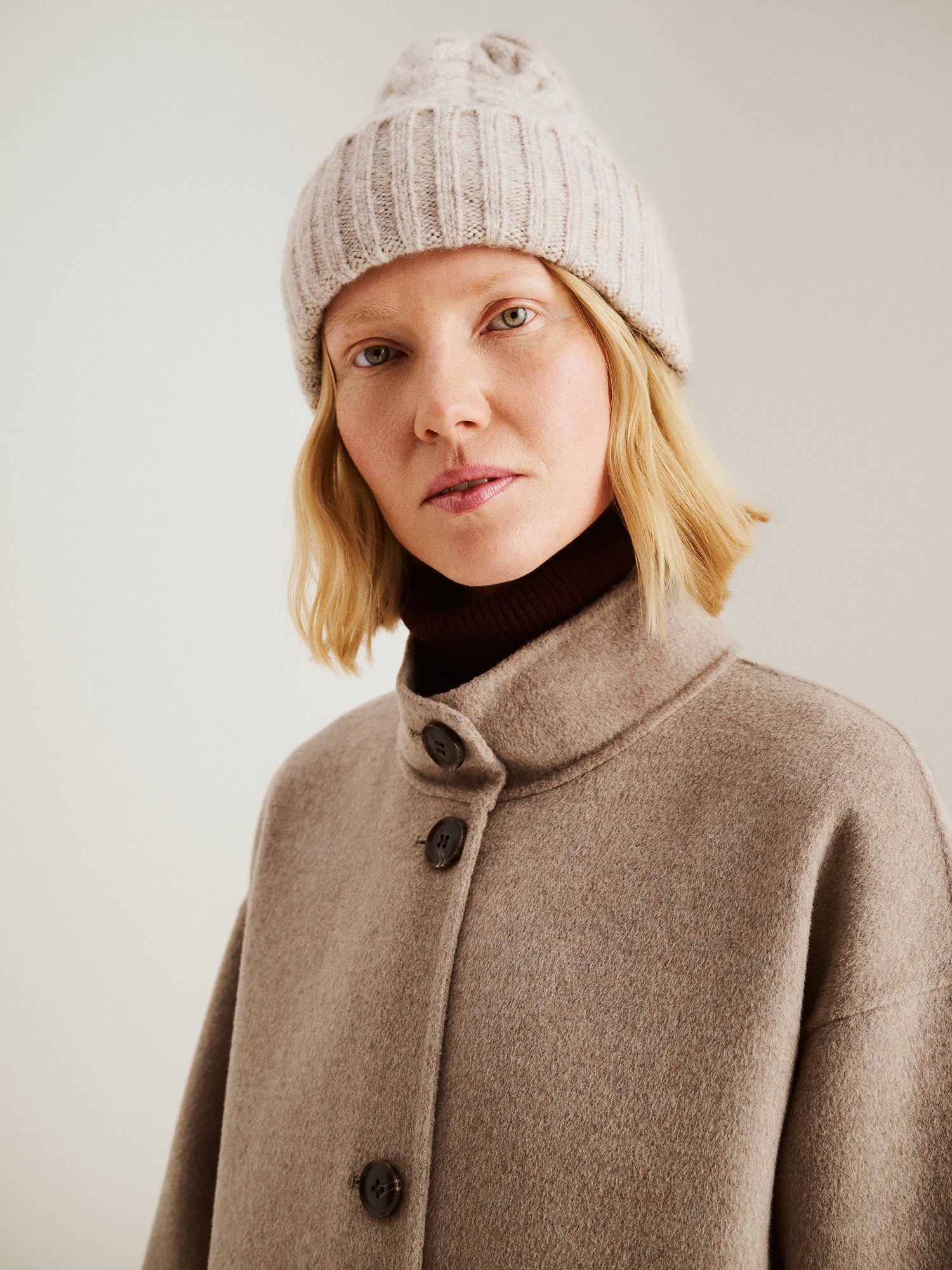 Nanso women's long beige Elle wool coat, front close-up