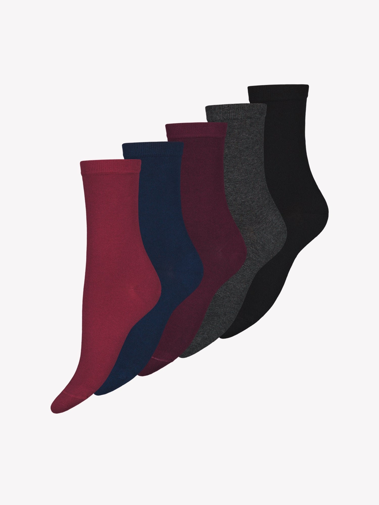 Vogue women's ankle socks are made of soft and high-quality cotton, and come in a pack of 5 pairs. Product picture
